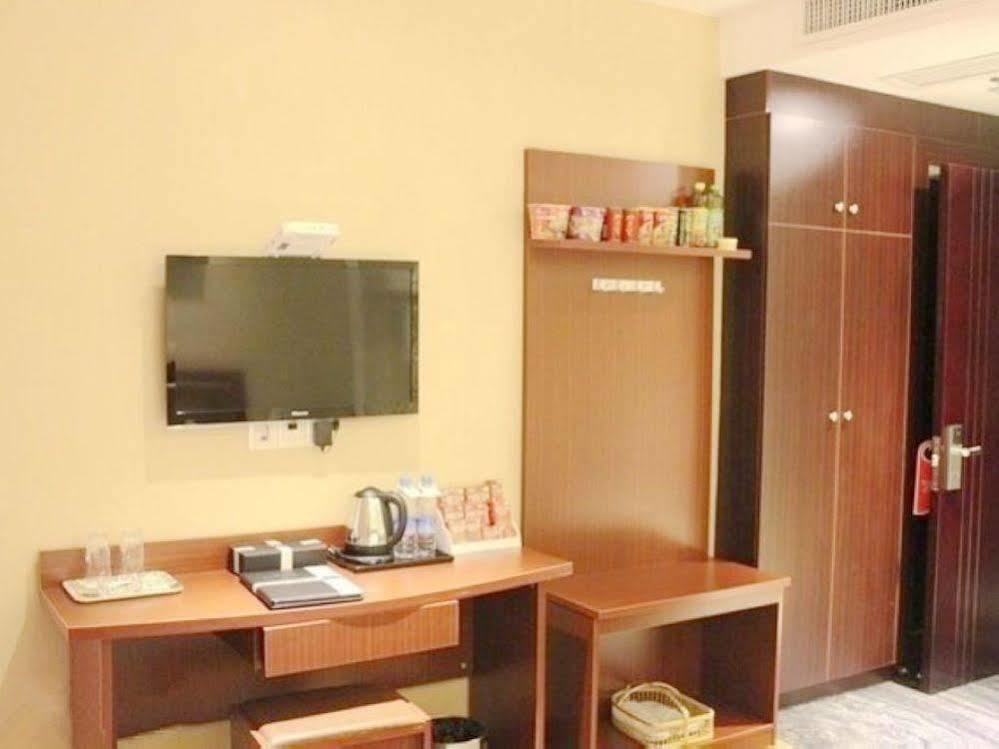 Mo'Er Holiday Hotel Nantong Esterno foto